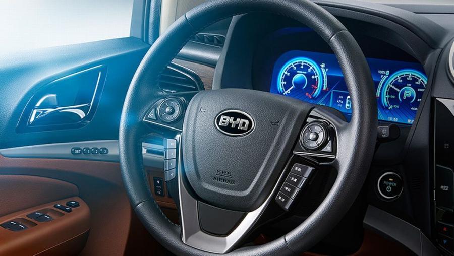 Панель приборов BYD Tang 2015 года  (фото 9 из 9)